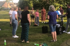 2021-buiten-zingen-op-afstand-juni-2021